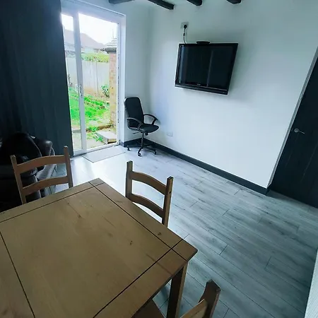 Modern 3 Bedroom House * Birmingham