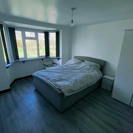 Modern 3 Bedroom House * Birmingham